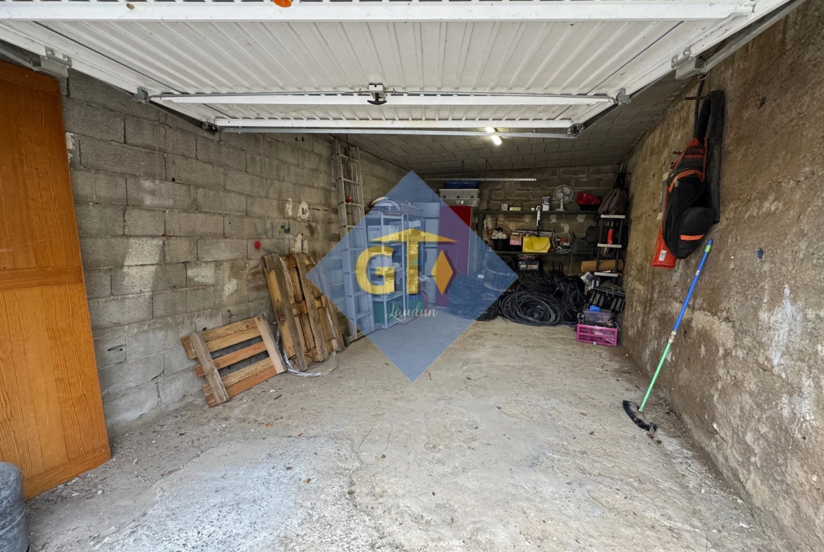 Maison spacieuse de 138 m² avec 5 chambres à Laudun, terrain et garage 