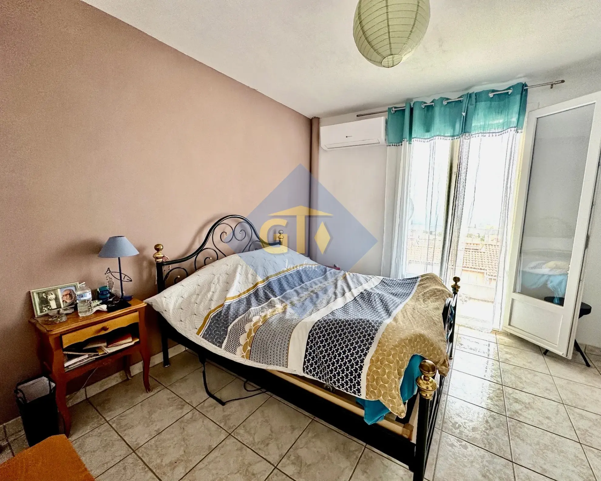 Maison spacieuse de 138 m² avec 5 chambres à Laudun, terrain et garage 