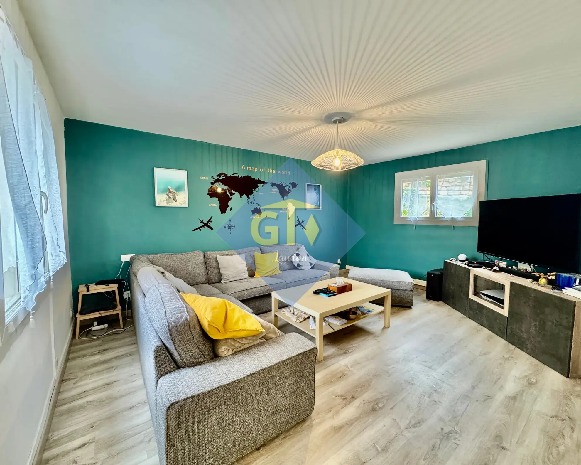 Maison spacieuse de 138 m² avec 5 chambres à Laudun, terrain et garage 