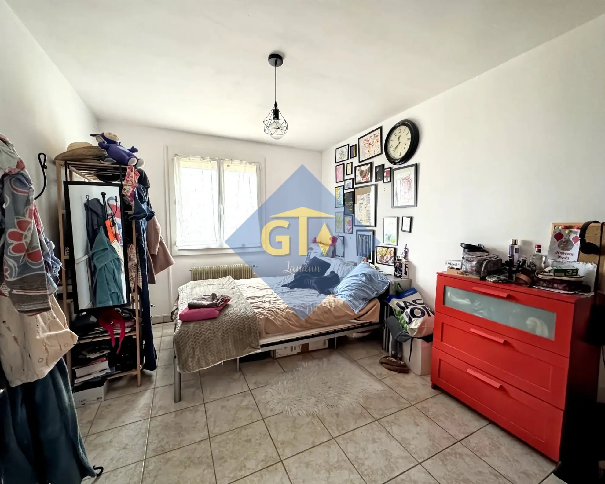 Maison spacieuse de 138 m² avec 5 chambres à Laudun, terrain et garage 