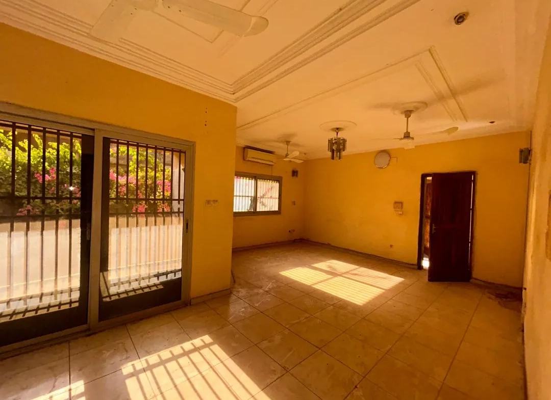 Maison individuelle à vendre à Sebenicoro, Cayenne – 5 pièces, terrasse et garage 