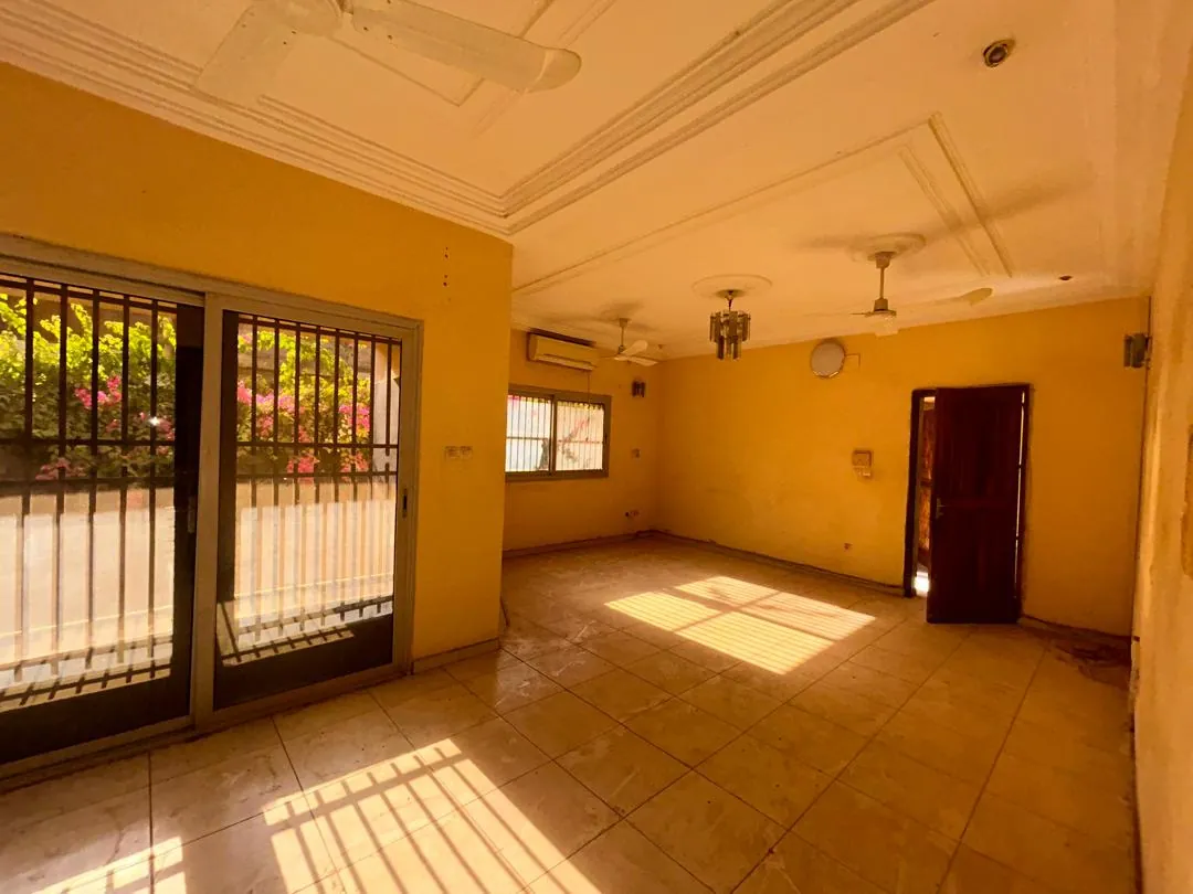 Maison individuelle à vendre à Sebenicoro, Cayenne – 5 pièces, terrasse et garage 