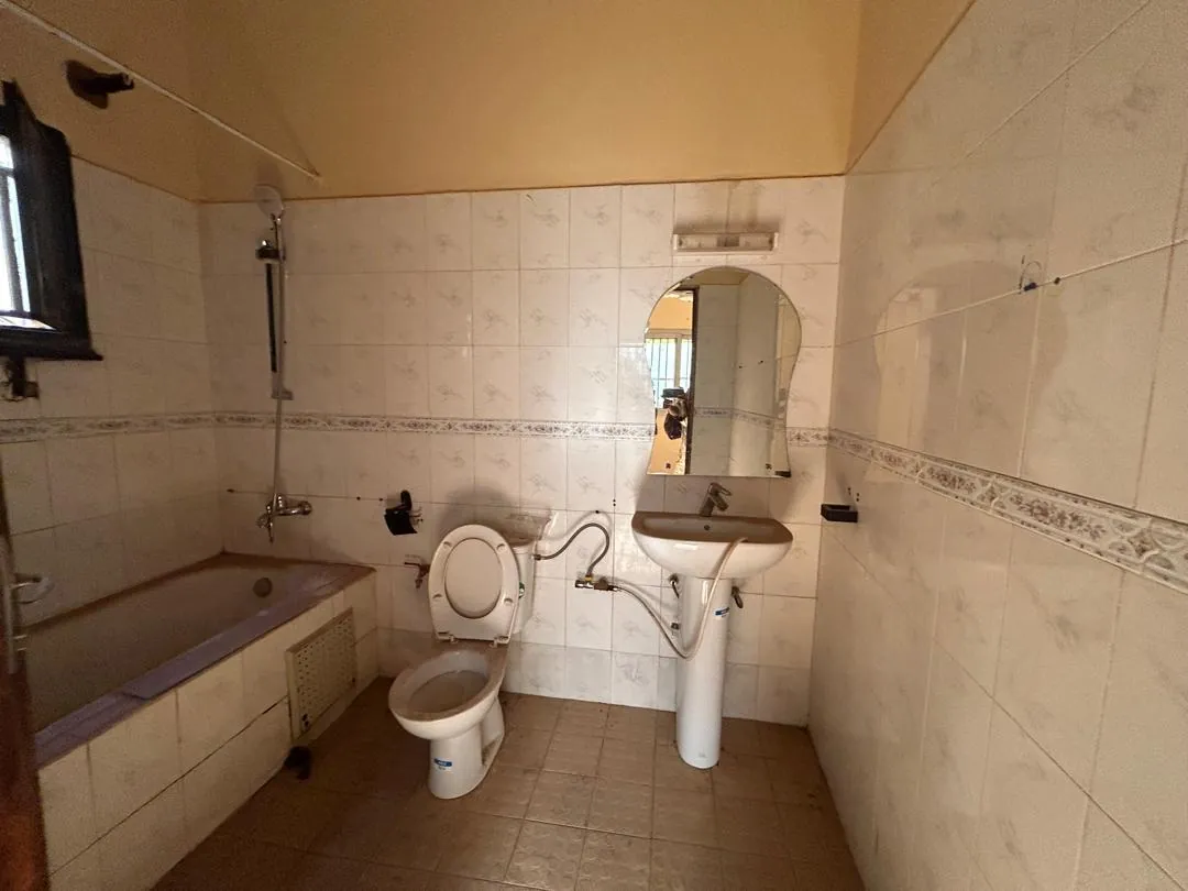 Maison individuelle à vendre à Sebenicoro, Cayenne – 5 pièces, terrasse et garage 