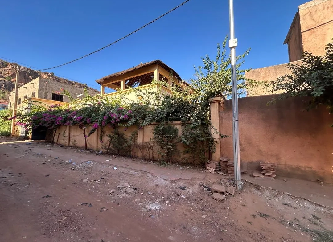 Maison individuelle à vendre à Sebenicoro, Cayenne – 5 pièces, terrasse et garage 