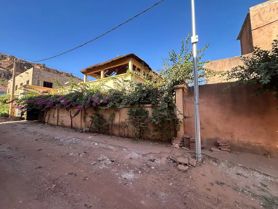 Maison individuelle à vendre à Sebenicoro, Cayenne – 5 pièces, terrasse et garage 