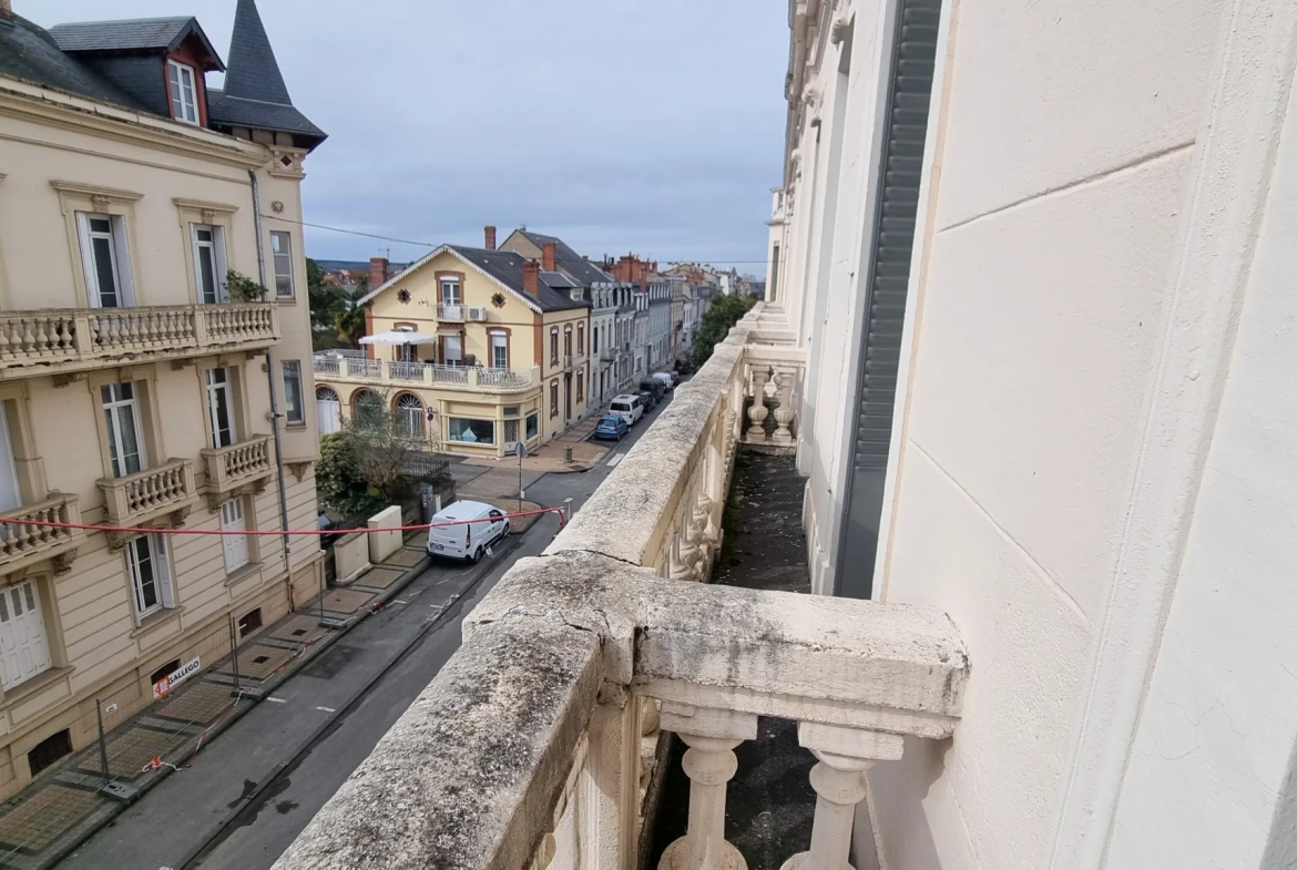 Appartement à vendre de 127m² dans la rue Bertrand Barrère à Tarbes 