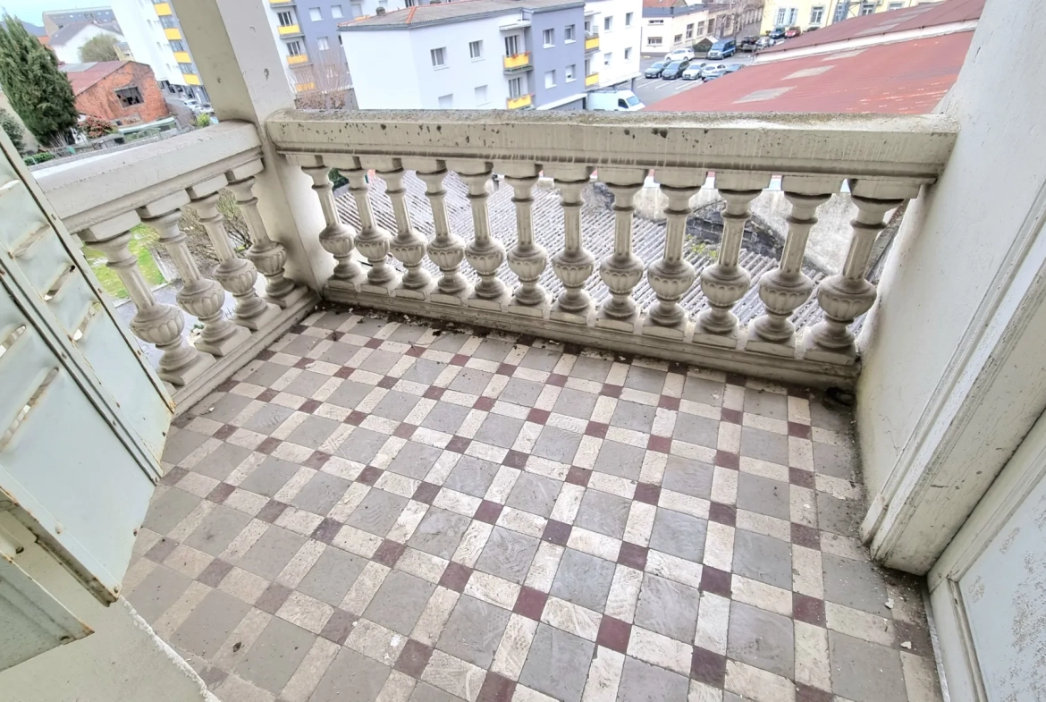 Appartement à vendre de 127m² dans la rue Bertrand Barrère à Tarbes 