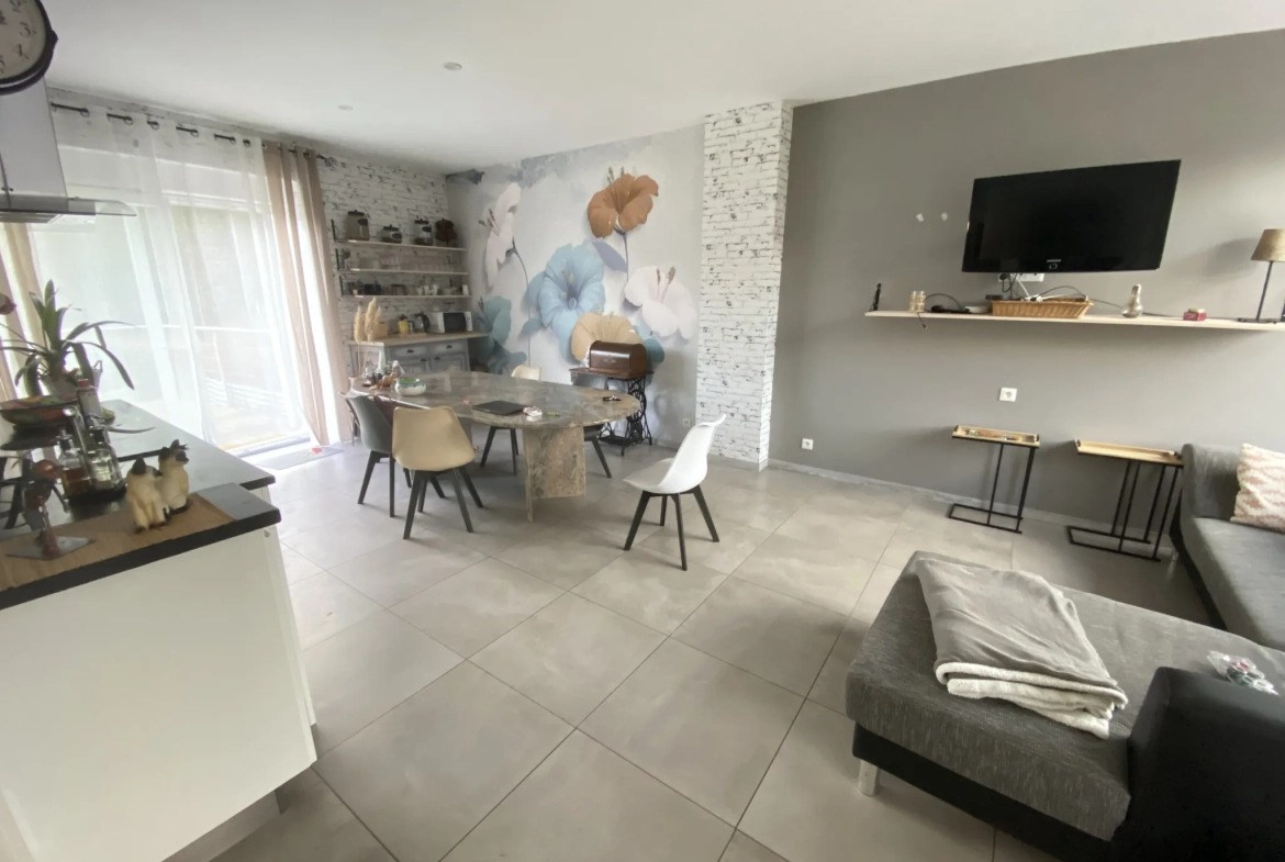 Maison rénovée avec vue sur le lac de Creutzwald - 2 chambres, terrasse, parking 