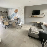 Maison entièrement rénovée avec vue sur le lac de Creutzwald, 2 chambres, terrasse et parking