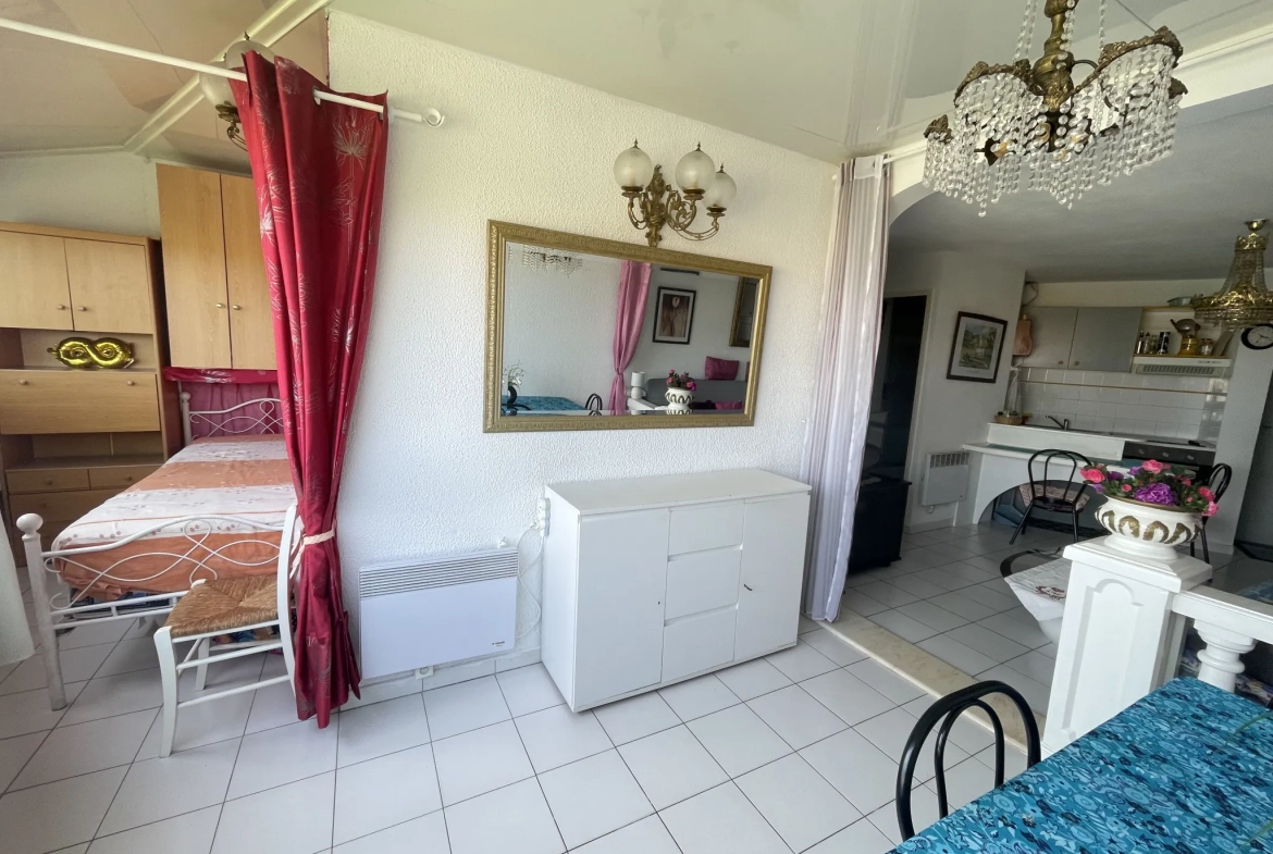Appartement lumineux avec vue port au Cap d'Agde - 35 m² avec parking et piscine 