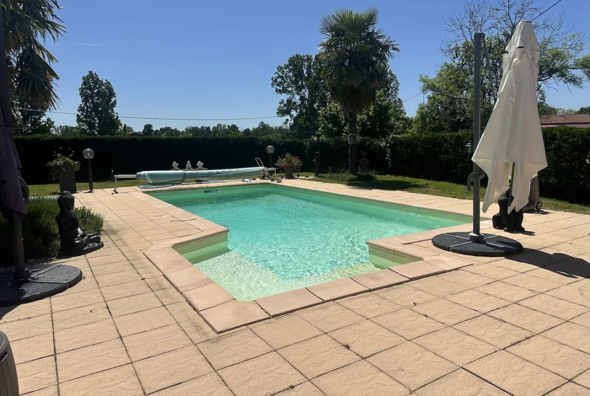 Maison de 107 m² avec piscine à Artaix en vente - Résidence confortable 