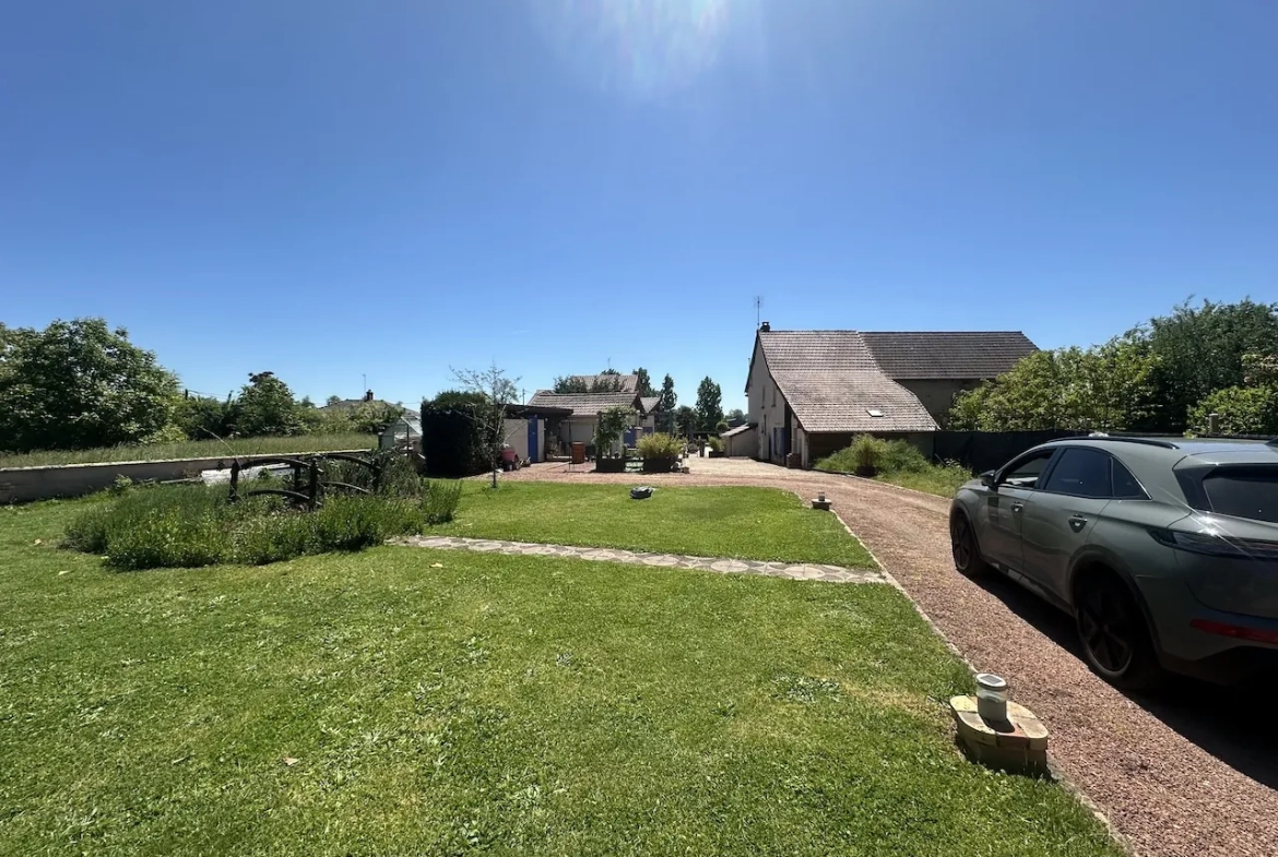 Maison de 107 m² avec piscine à Artaix en vente - Résidence confortable 