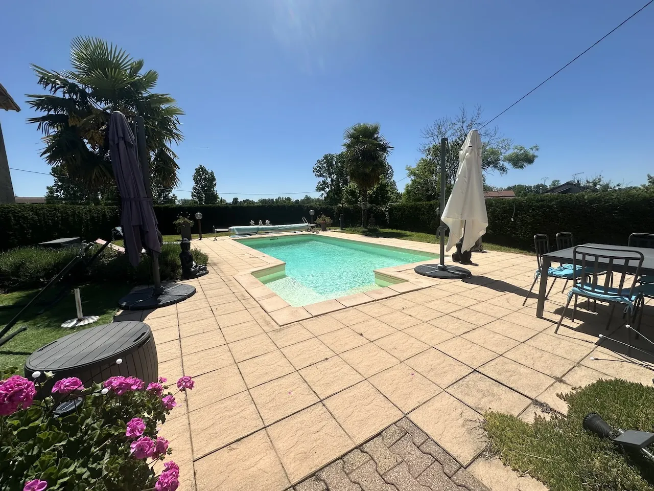 Maison de 107 m² avec piscine à Artaix en vente - Résidence confortable 