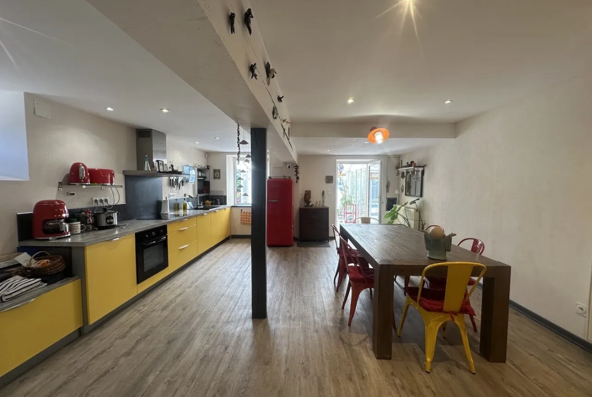 Maison de 107 m² avec piscine à Artaix en vente - Résidence confortable 