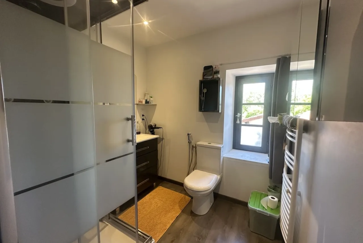 Maison de 107 m² avec piscine à Artaix en vente - Résidence confortable 