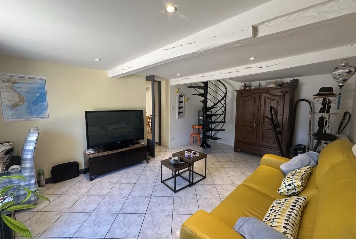 Maison de 107 m² avec piscine à Artaix en vente - Résidence confortable 