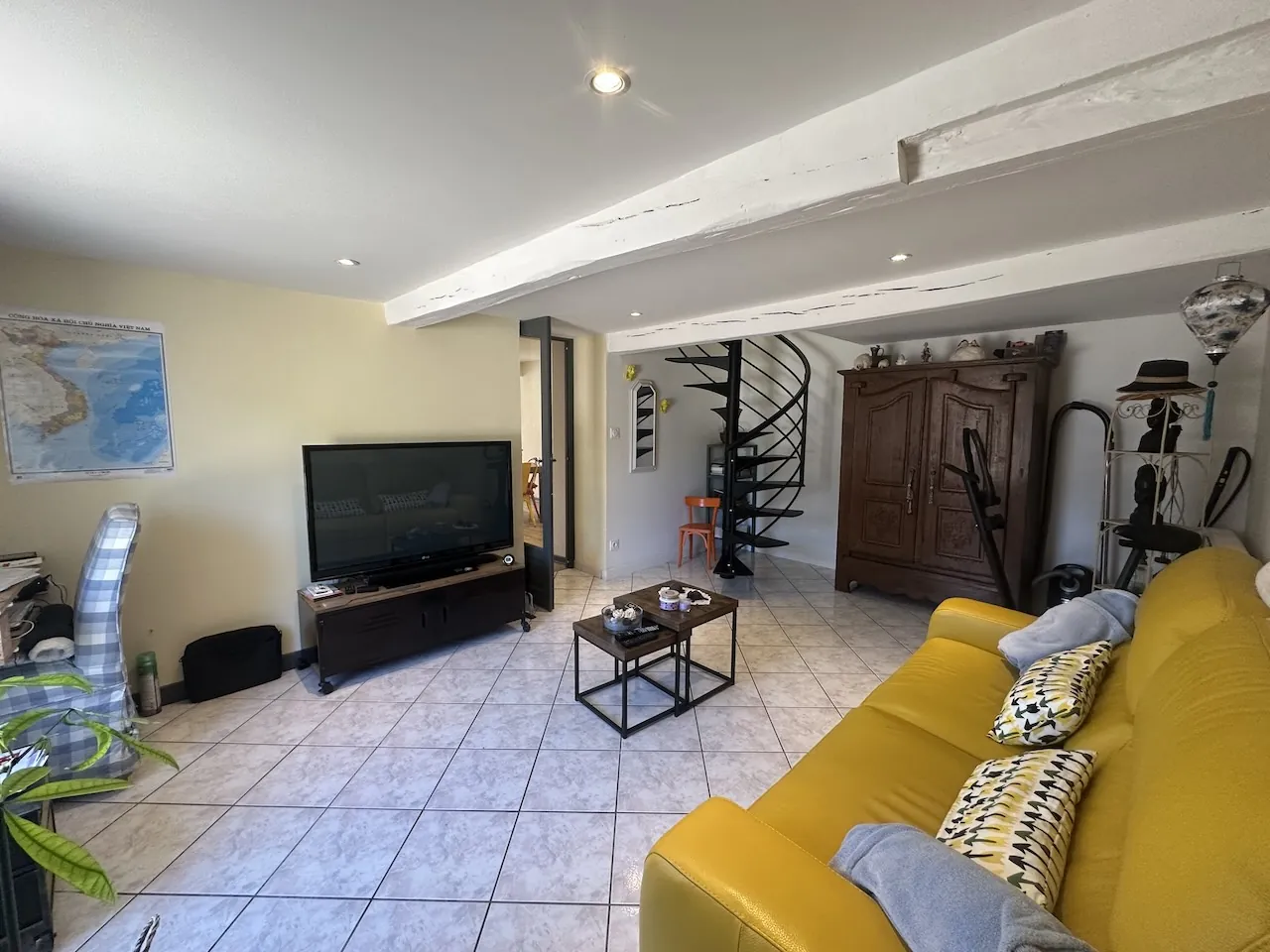 Maison de 107 m² avec piscine à Artaix en vente - Résidence confortable 