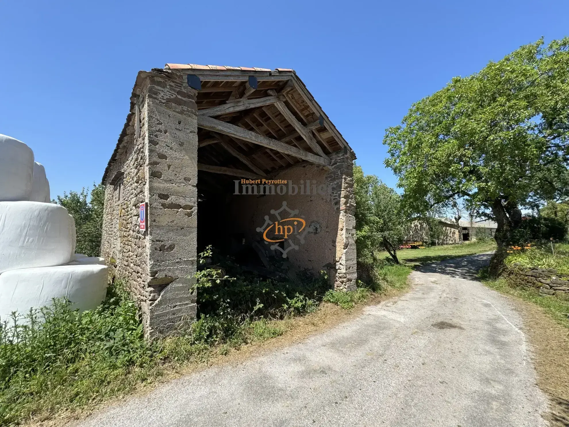 Grange en pierre à vendre à Belmont-sur-Rance, 811 m² de terrain - Idéal stockage ou rénovation 