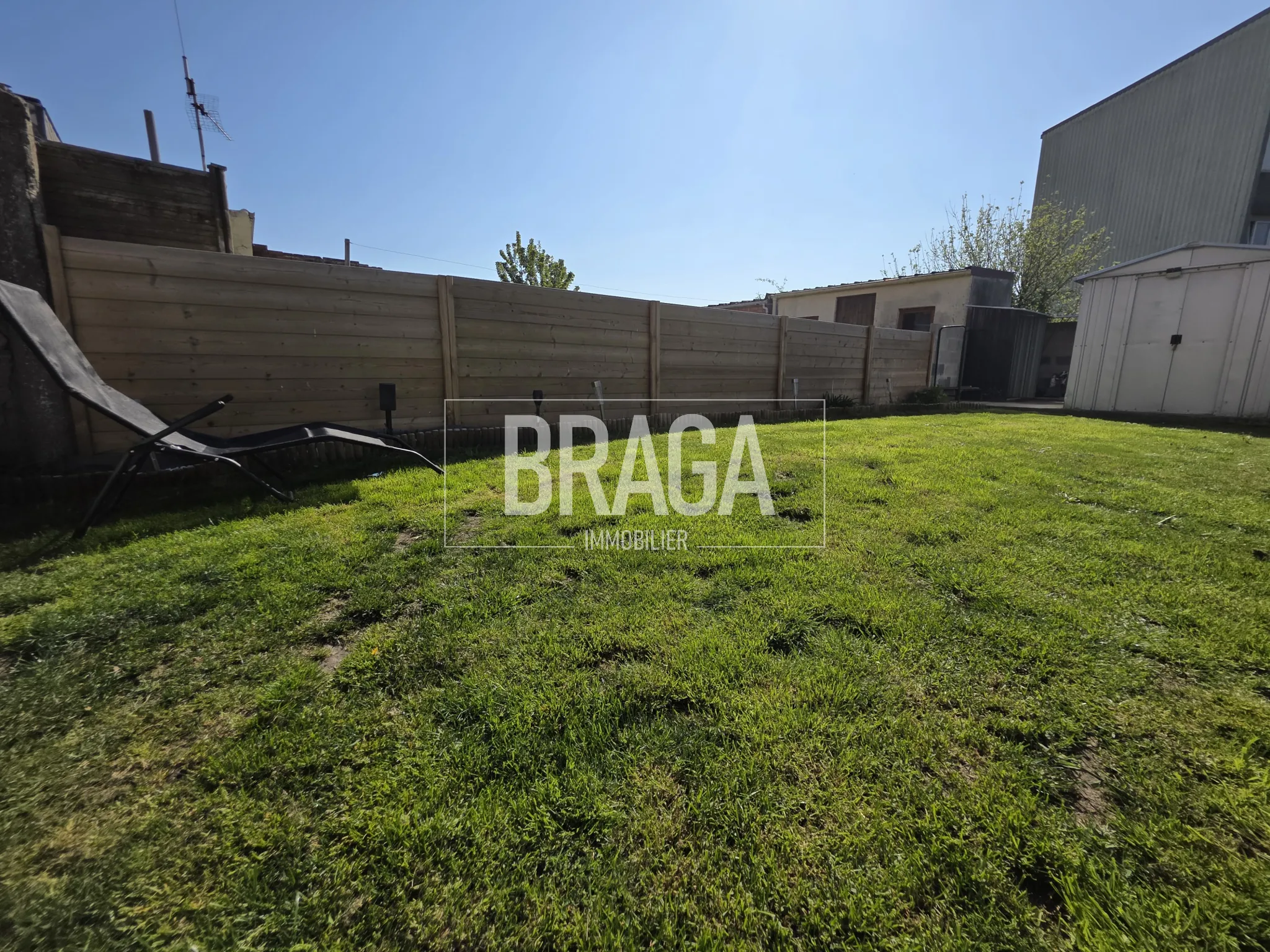 Maison de ville rénovée avec 3 chambres et jardin à Outreau 