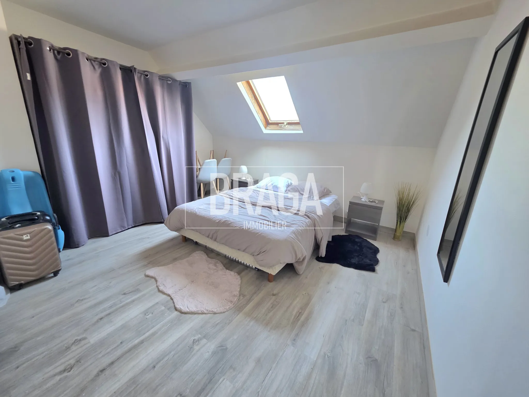 Maison de ville rénovée avec 3 chambres et jardin à Outreau 
