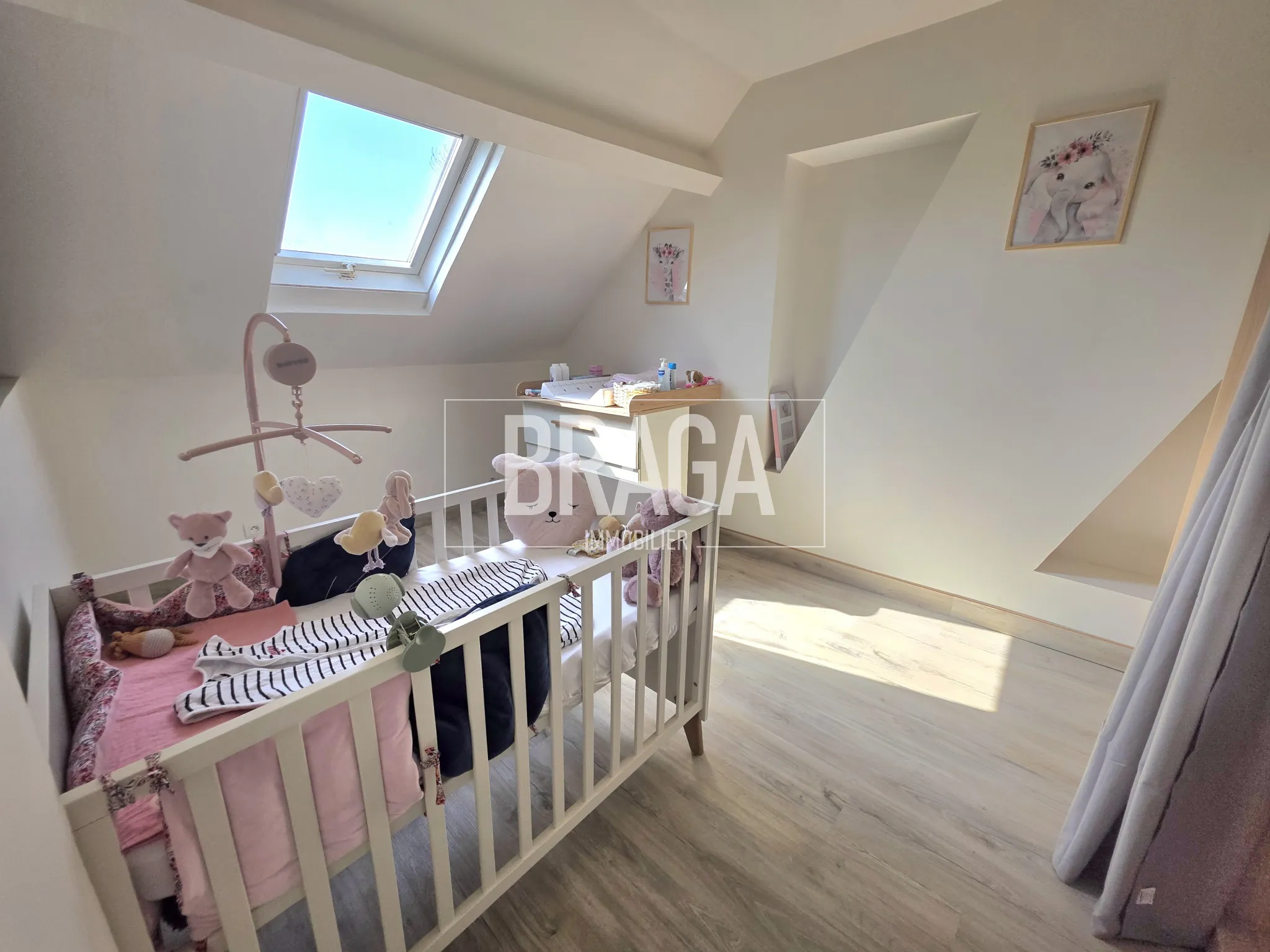 Maison de ville rénovée avec 3 chambres et jardin à Outreau 