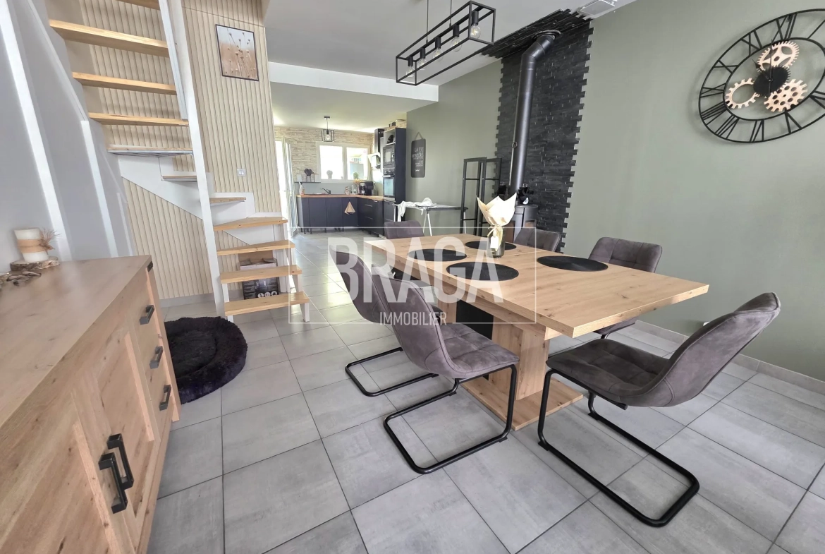Maison de ville rénovée avec 3 chambres et jardin à Outreau 