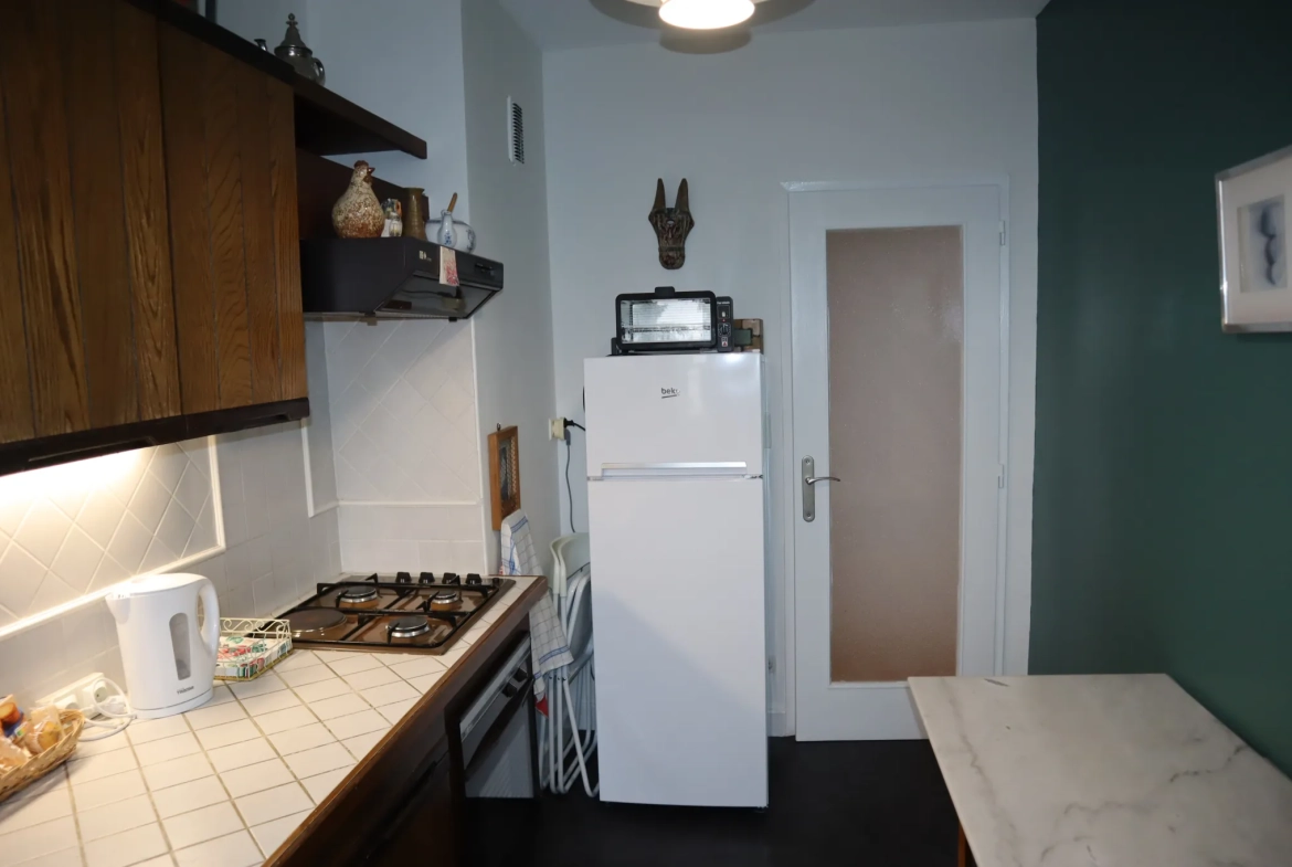Appartement 2 pièces avec cave et chauffage gaz en centre-ville d'Autun 