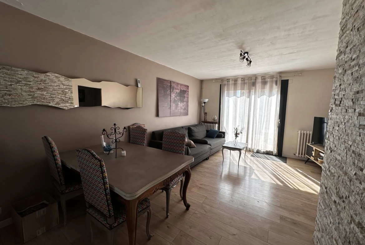 Maison T4 rénovée à Carcassonne avec jardin et garage près du centre-ville 