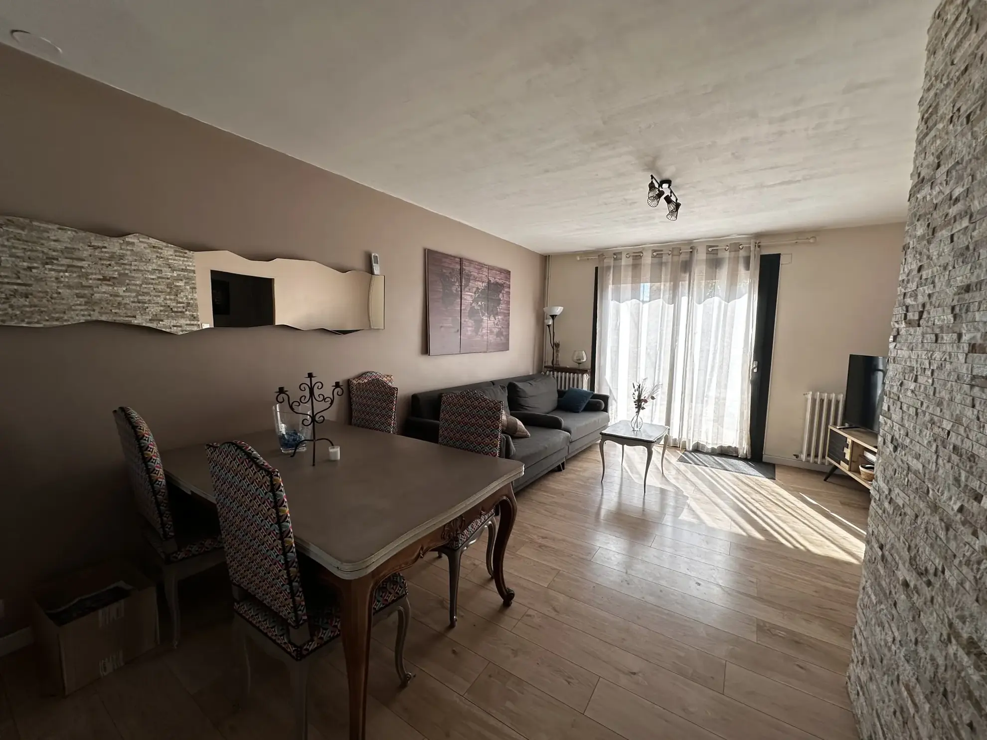 Maison T4 rénovée à Carcassonne avec jardin et garage près du centre-ville 