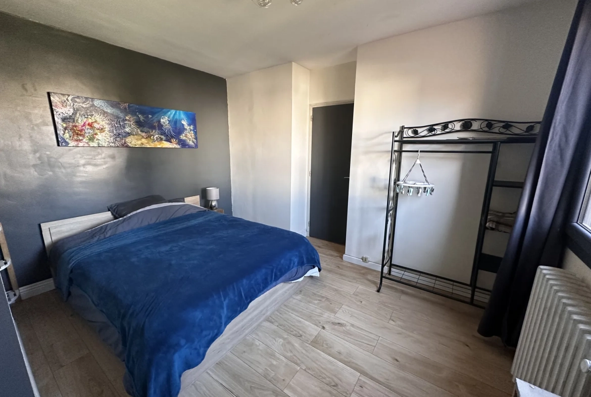 Maison T4 rénovée à Carcassonne avec jardin et garage près du centre-ville 