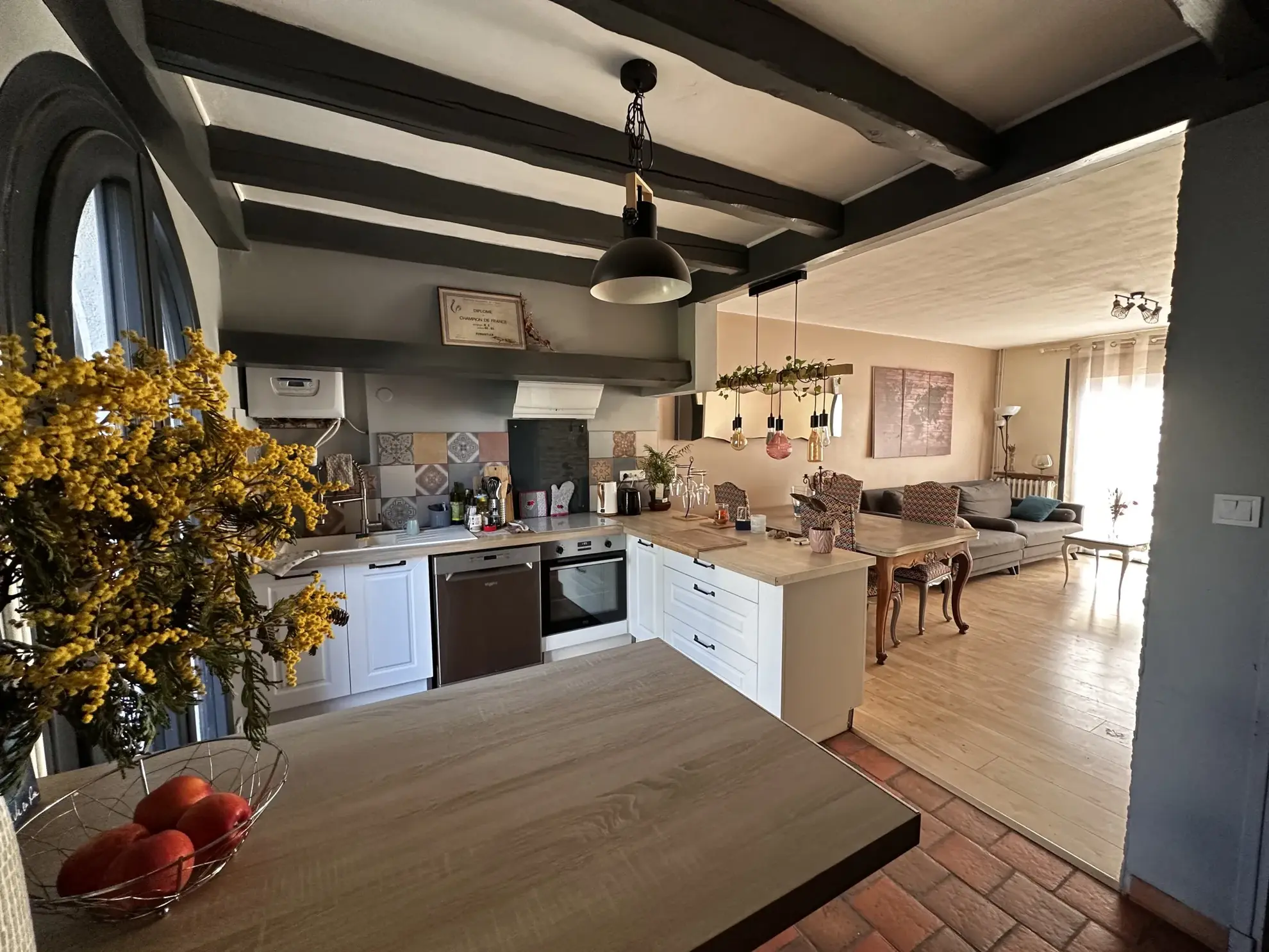 Maison T4 rénovée à Carcassonne avec jardin et garage près du centre-ville 