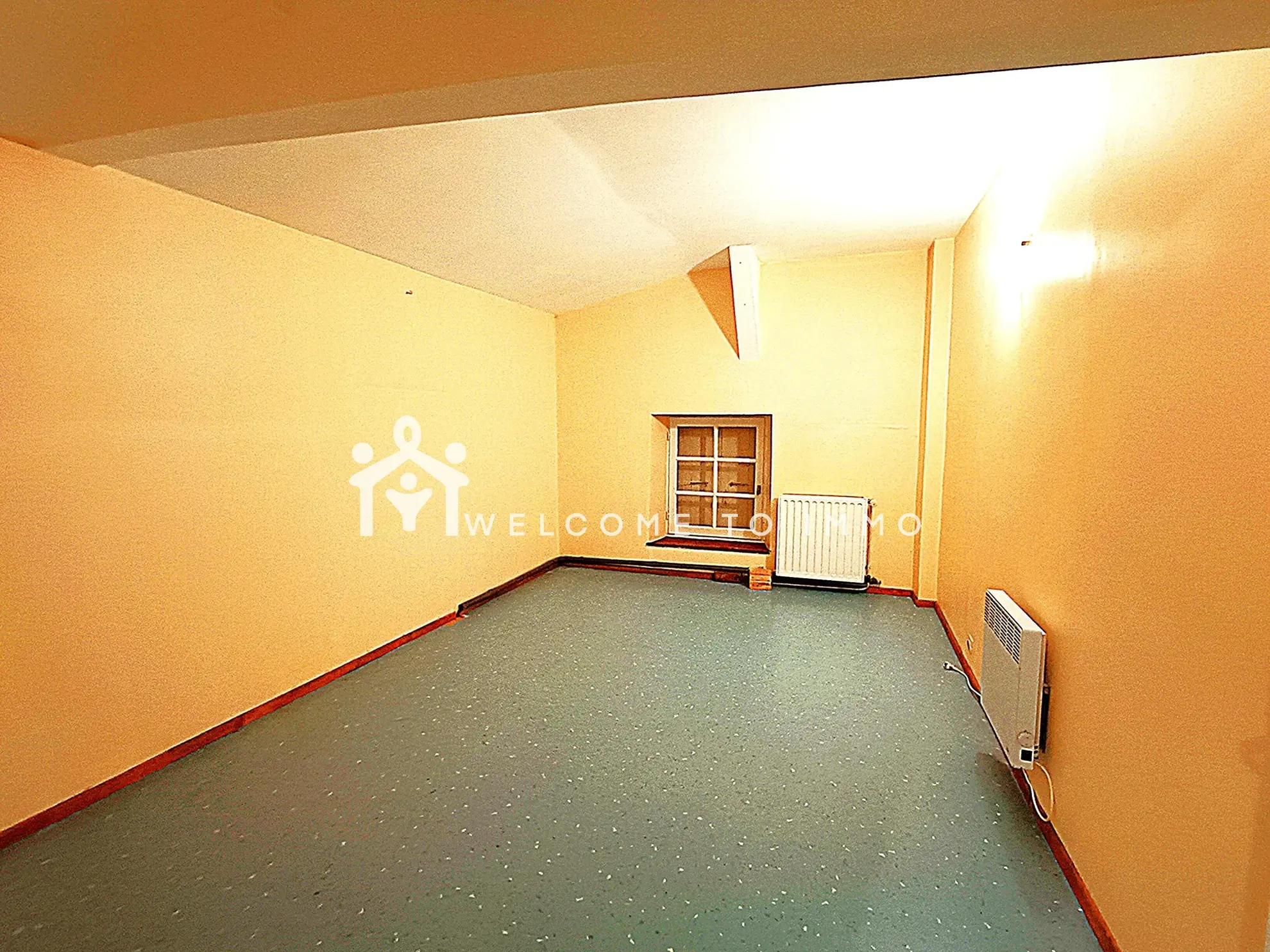 Maison à vendre à La Ronde - 200 m² en campagne avec dépendances à rénover 