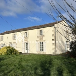 Maison à vendre à La Ronde - 200 m² en campagne avec dépendances à rénover