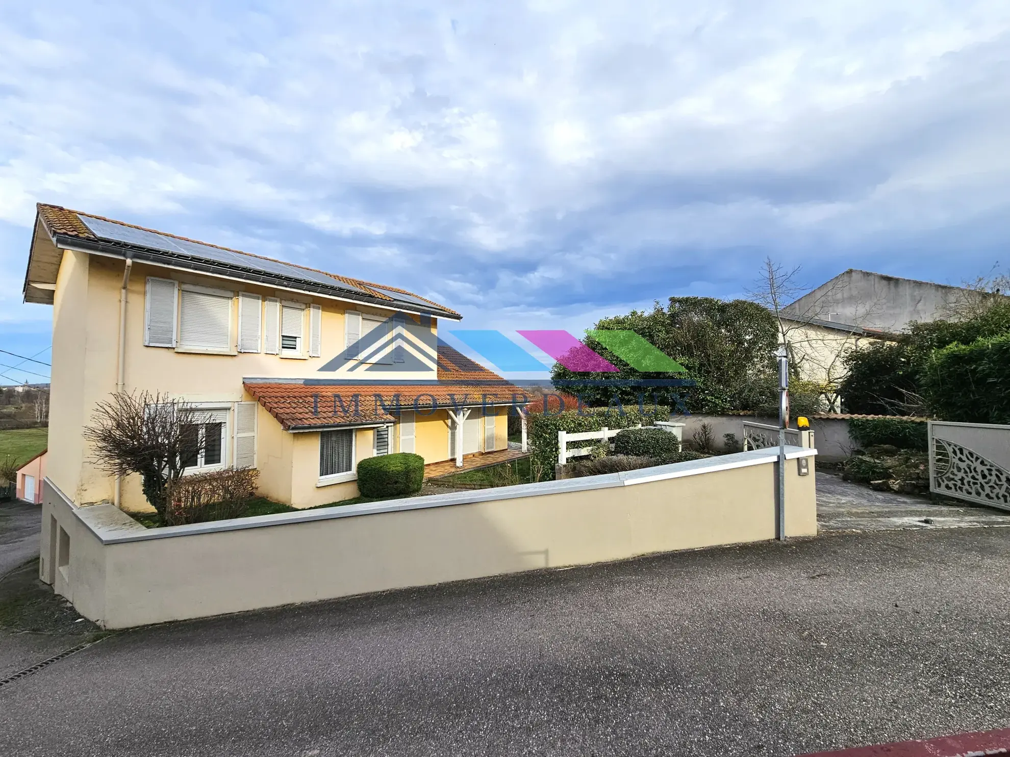 Maison de 140m² à proximité de Nancy avec 4 chambres et garage 