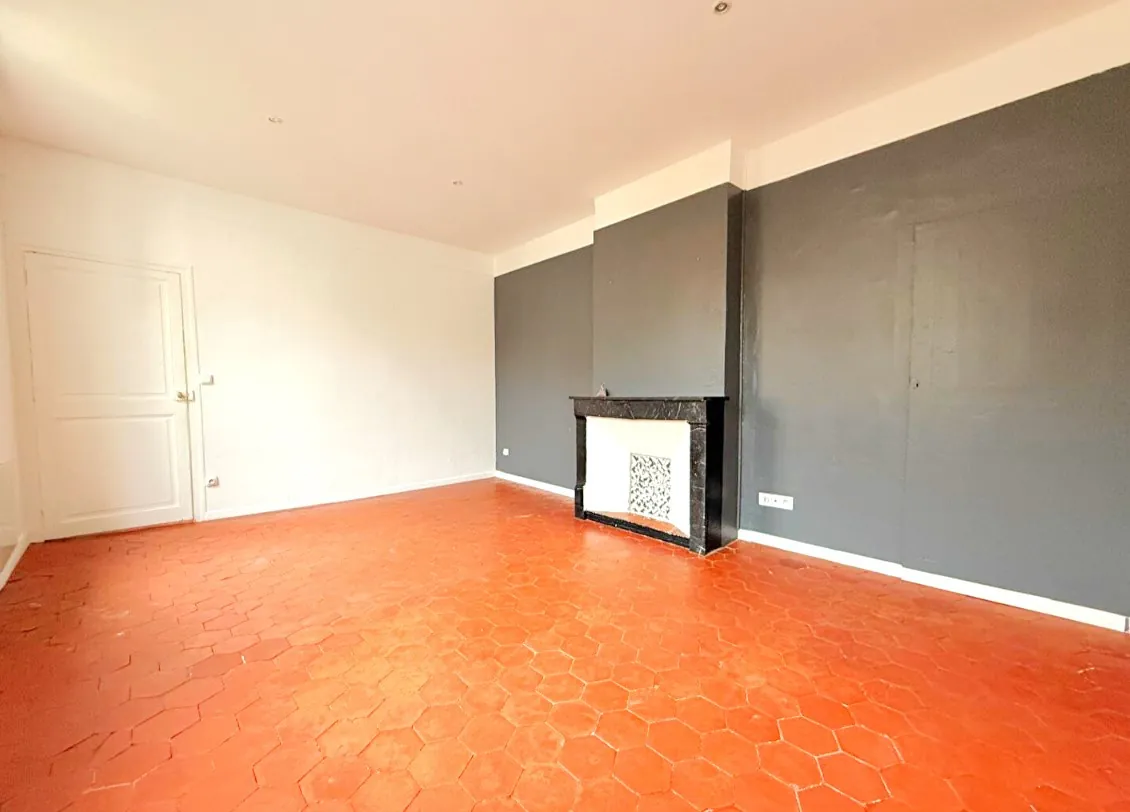 Appartement T3 à vendre au centre-ville de Perpignan, 64 m² avec terrasse et proximité des commerces 