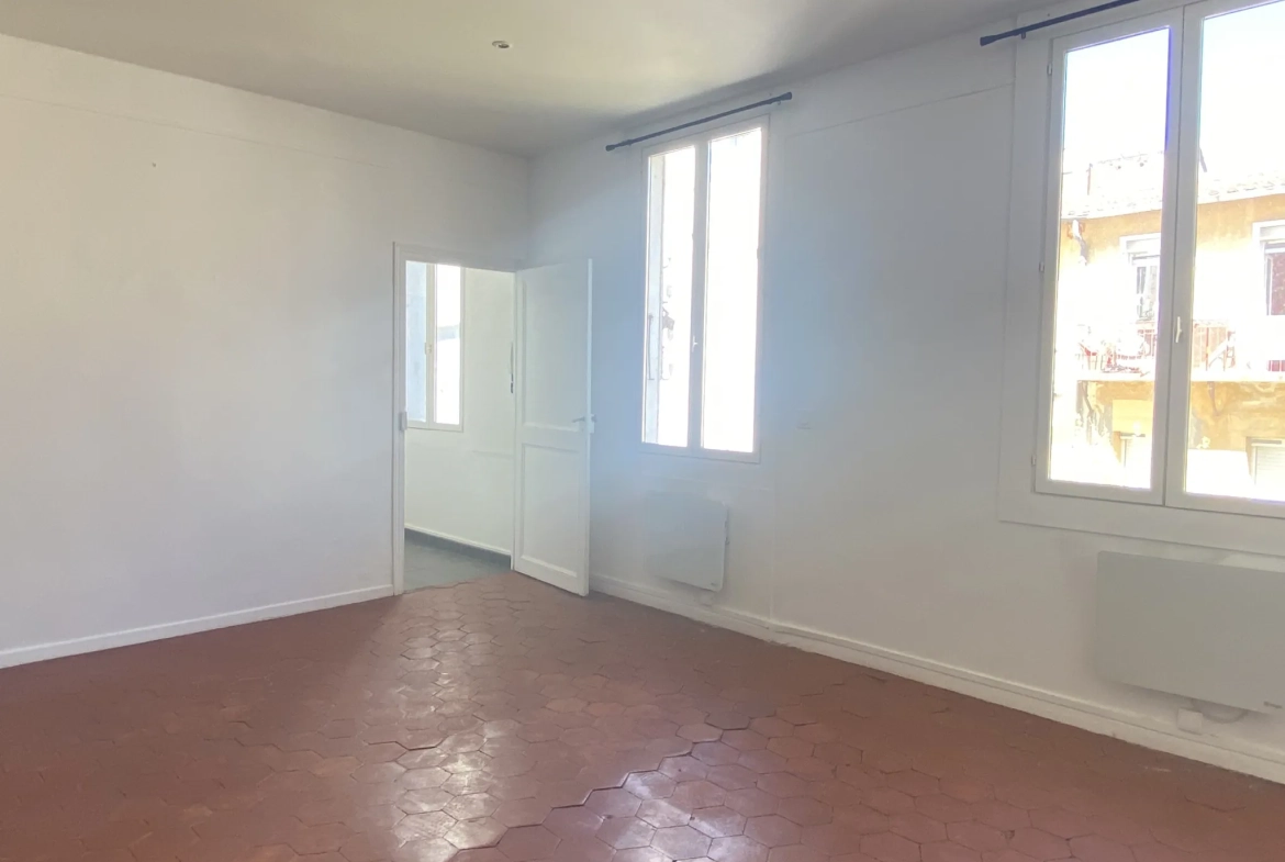 Appartement T3 à vendre au centre-ville de Perpignan, 64 m² avec terrasse et proximité des commerces 