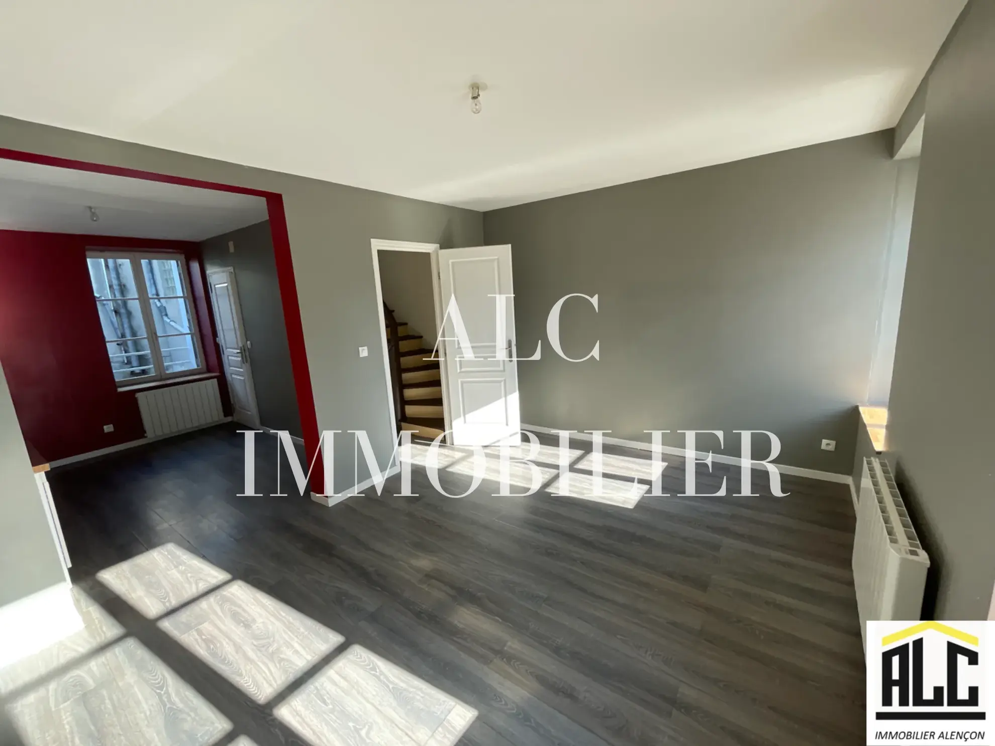 Immeuble de 114 m² à vendre à Sées - Grand espace et emplacement privilégié 