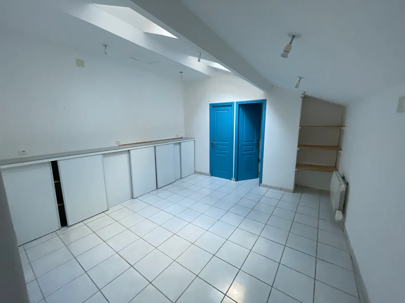 Immeuble de 114 m² à vendre à Sées - Grand espace et emplacement privilégié 