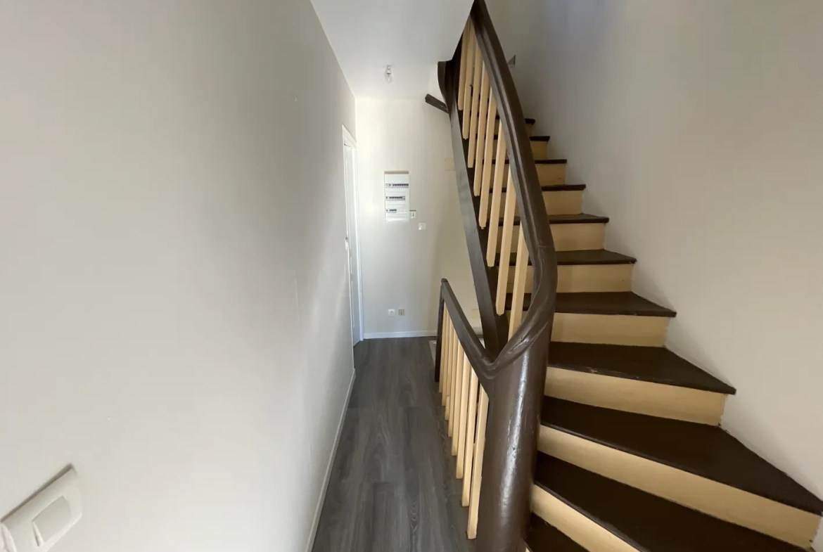 Immeuble de 114 m² à vendre à Sées - Grand espace et emplacement privilégié 