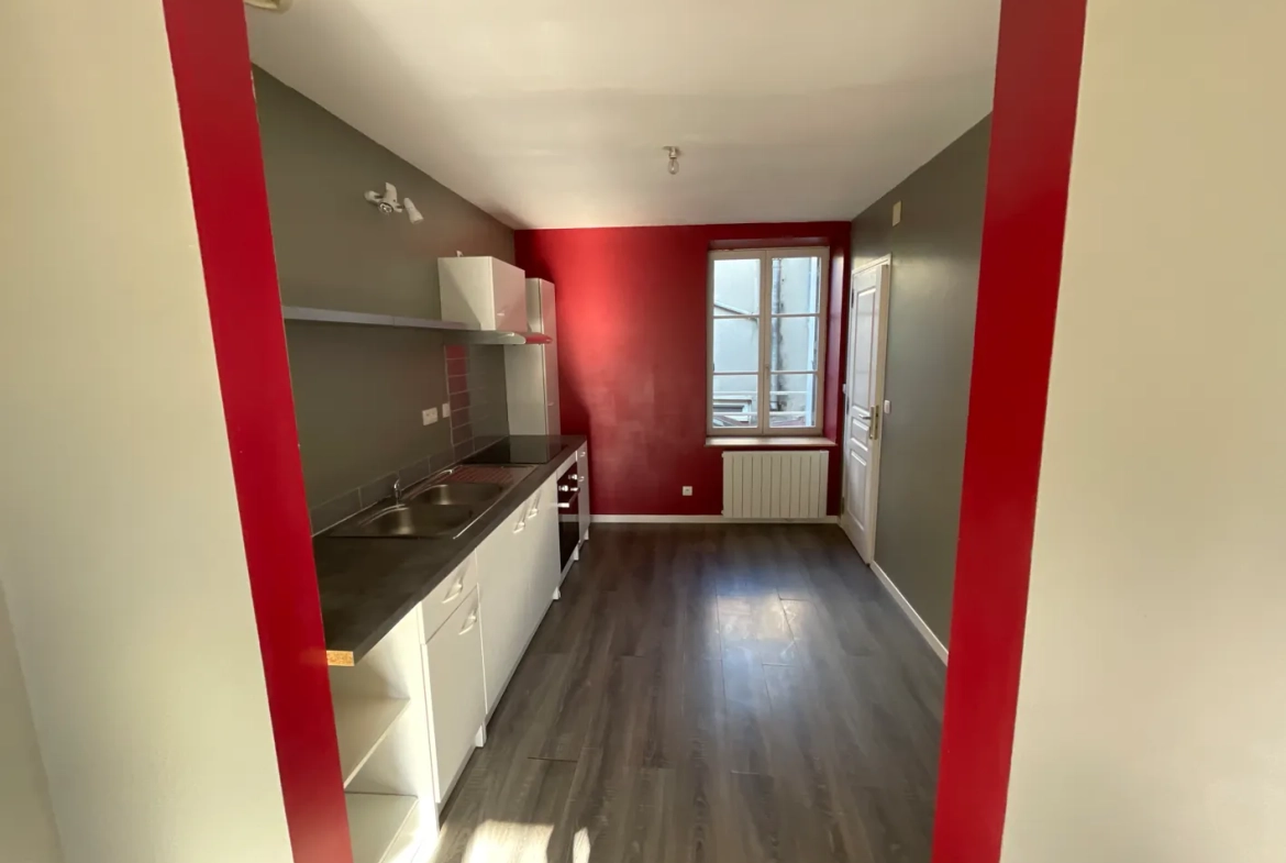Immeuble de 114 m² à vendre à Sées - Grand espace et emplacement privilégié 