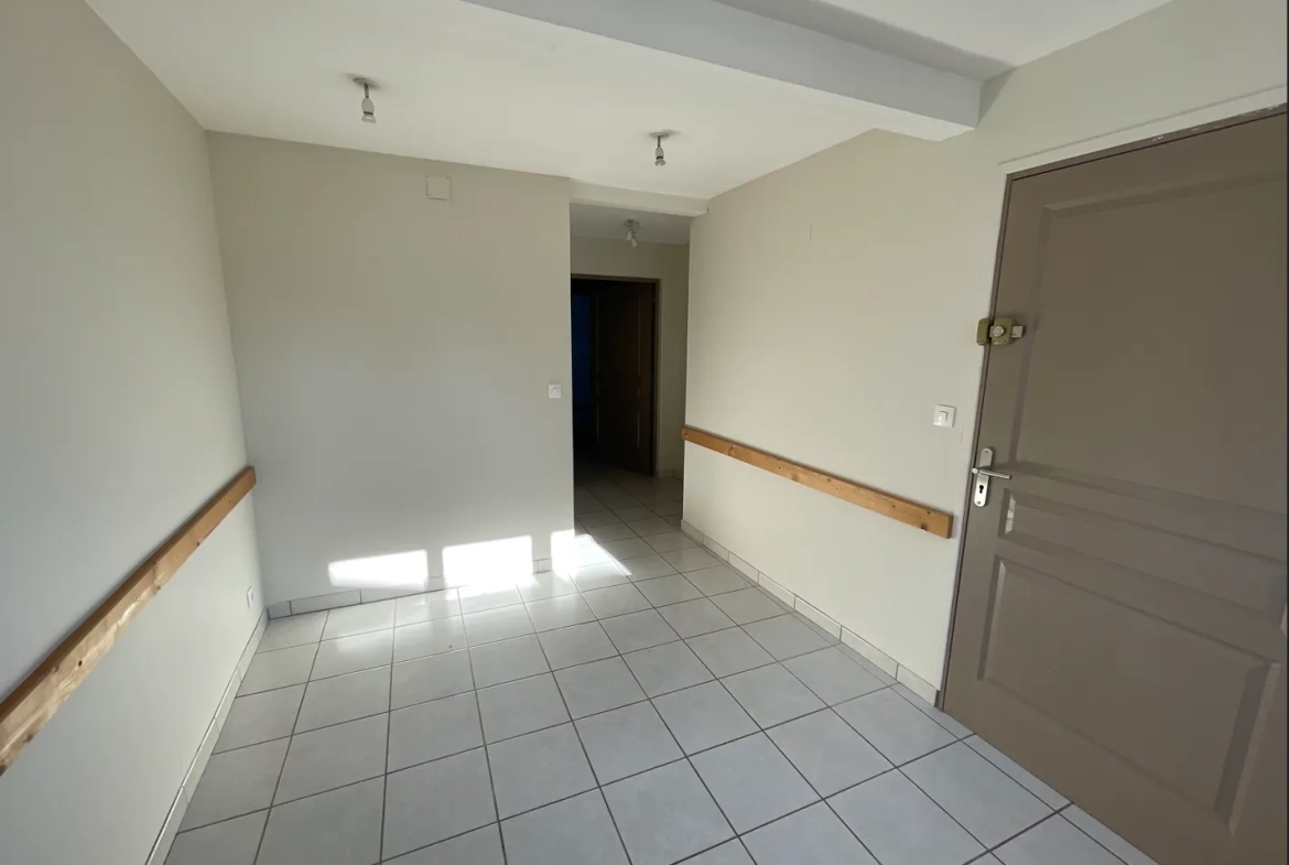 Immeuble de 114 m² à vendre à Sées - Grand espace et emplacement privilégié 