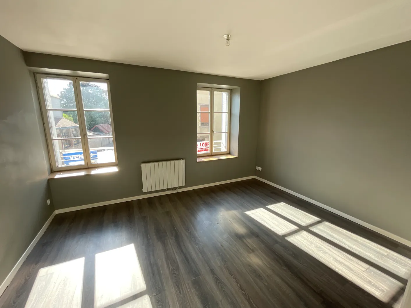 Immeuble de 114 m² à vendre à Sées - Grand espace et emplacement privilégié 