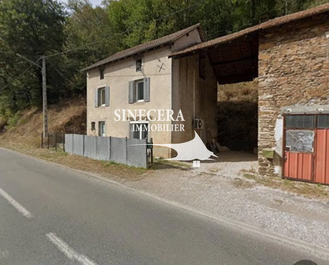 Maison en pierre à 7 km de Figeac avec potentiel d'aménagement 
