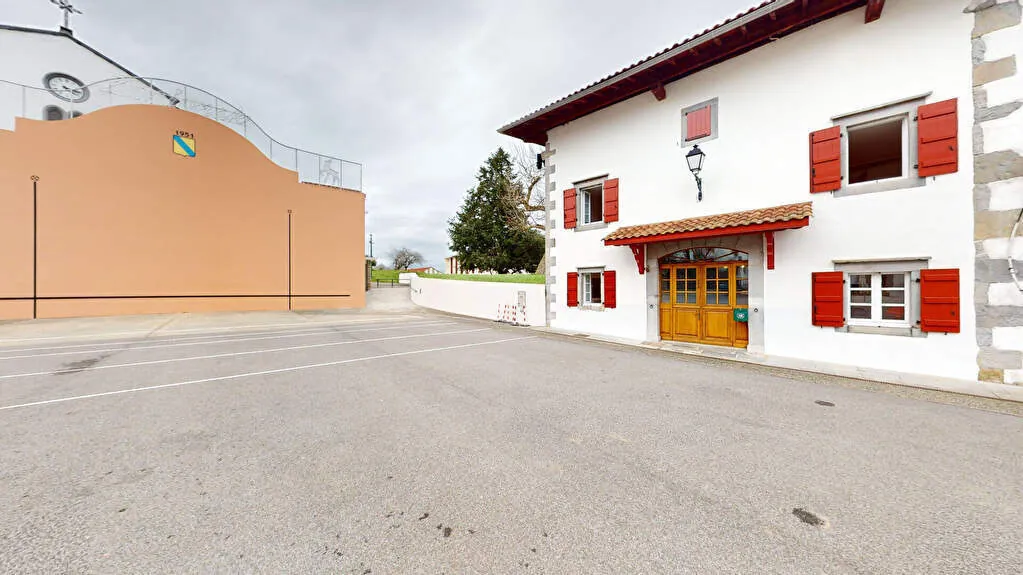 Charmante maison de village du XVIIe siècle à Hasparren avec jardin privatif 