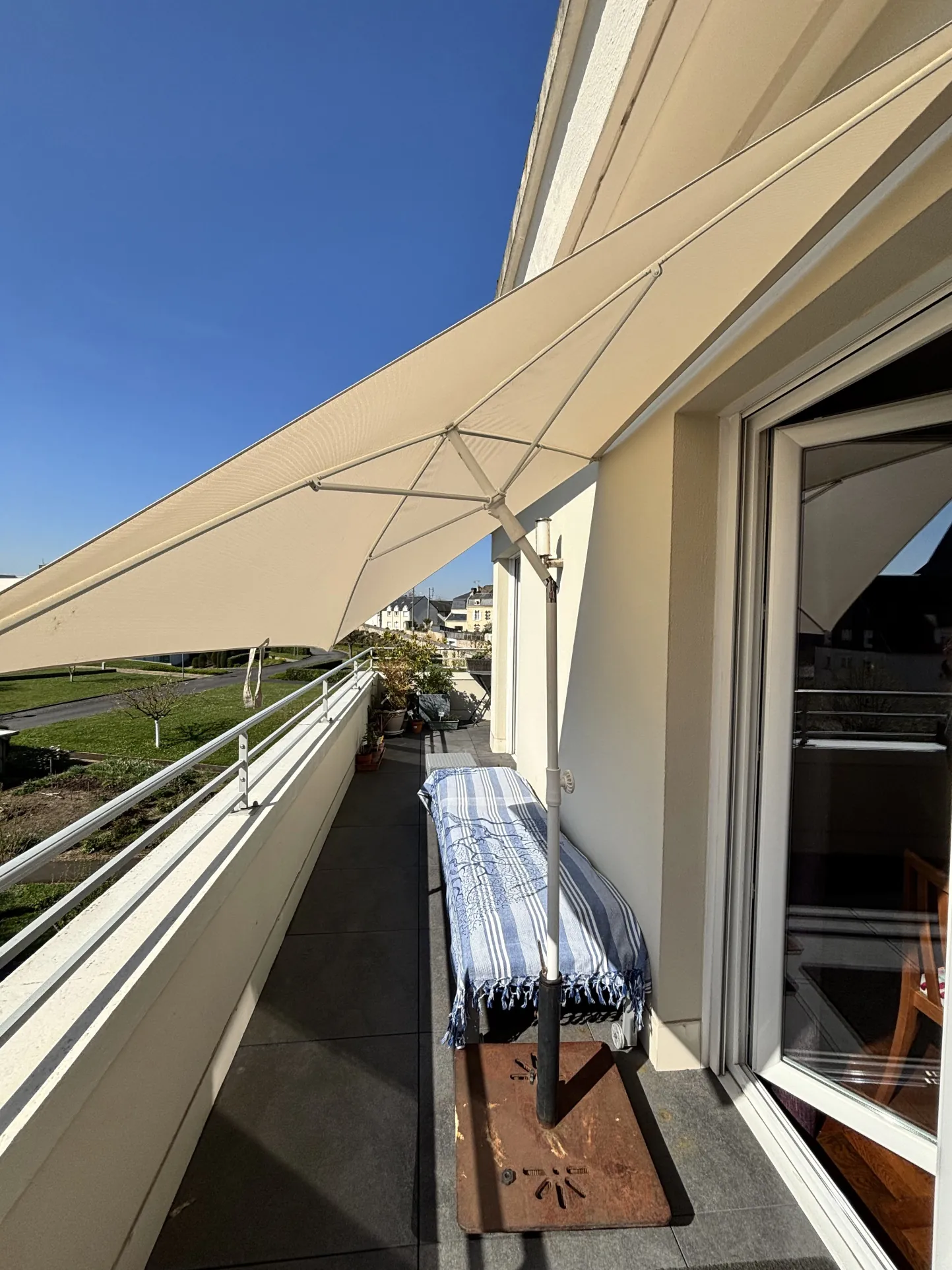 Appartement 5 pièces avec terrasse à Vaucelles, Caen - Lumineux et proche centre-ville 