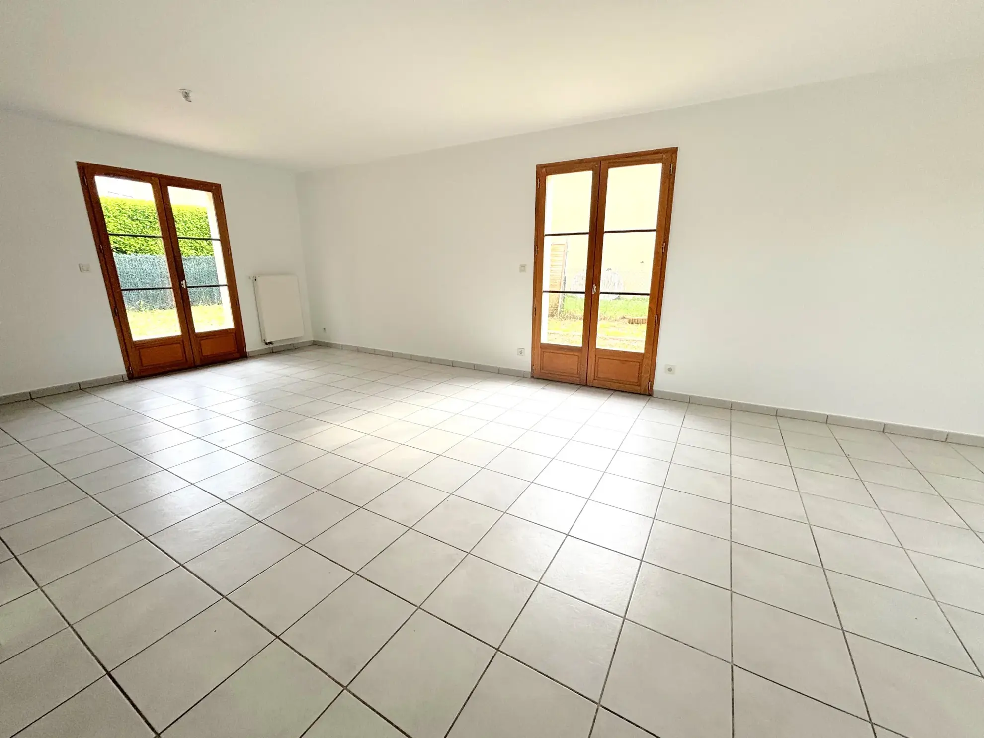 Maison 4 Chambres avec Garage et Jardin à Saint-Marcellin-en-Forez 