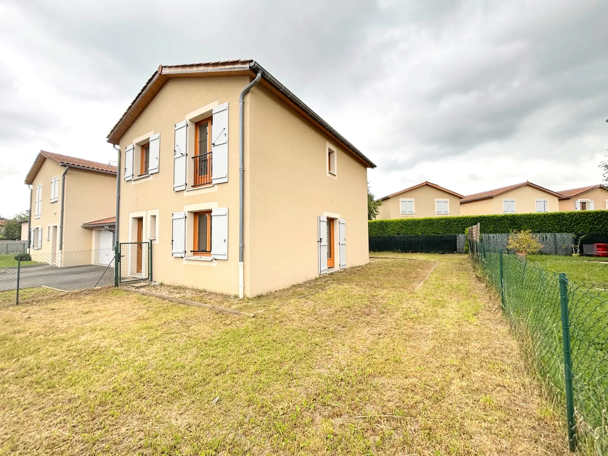 Maison 4 Chambres avec Garage et Jardin à Saint-Marcellin-en-Forez 