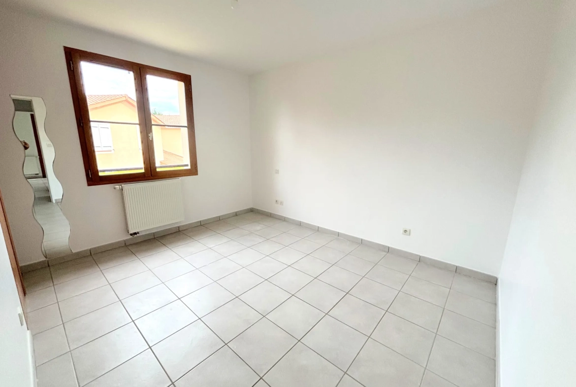 Maison 4 Chambres avec Garage et Jardin à Saint-Marcellin-en-Forez 
