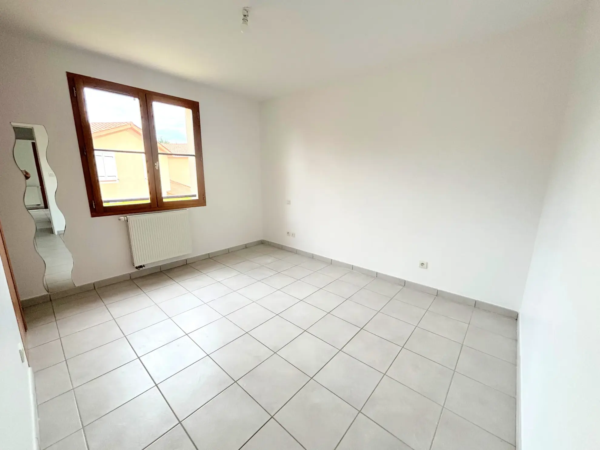 Maison 4 Chambres avec Garage et Jardin à Saint-Marcellin-en-Forez 