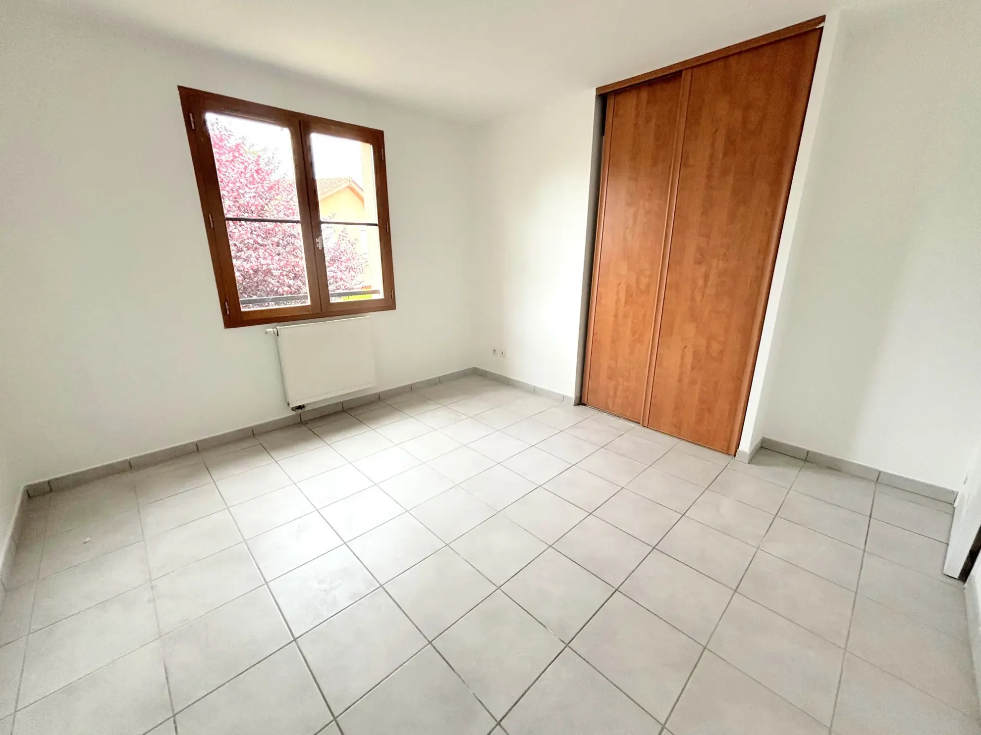 Maison 4 Chambres avec Garage et Jardin à Saint-Marcellin-en-Forez 